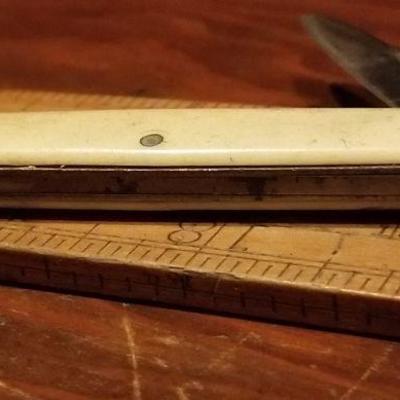LOT #653: Set of (3) Vintage Pocketkives