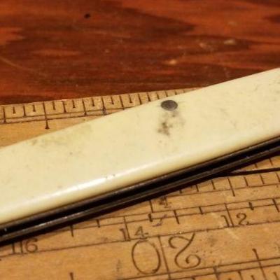 LOT #653: Set of (3) Vintage Pocketkives
