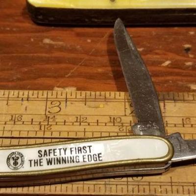 LOT #653: Set of (3) Vintage Pocketkives