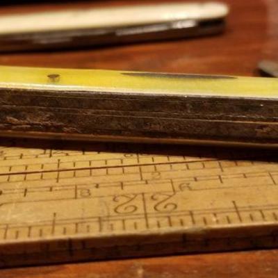 LOT #653: Set of (3) Vintage Pocketkives