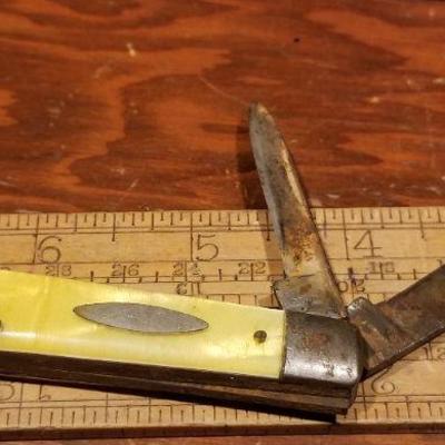 LOT #653: Set of (3) Vintage Pocketkives