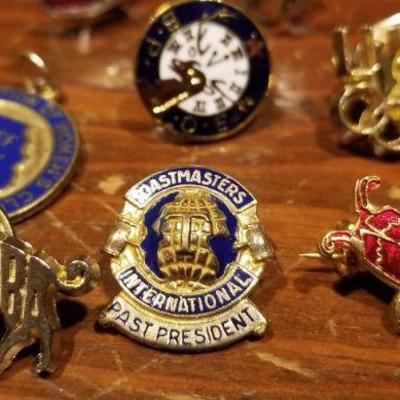 LOT #654: Huge Assortment of Shirt Pins and Tie Pins