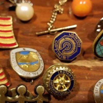 LOT #654: Huge Assortment of Shirt Pins and Tie Pins