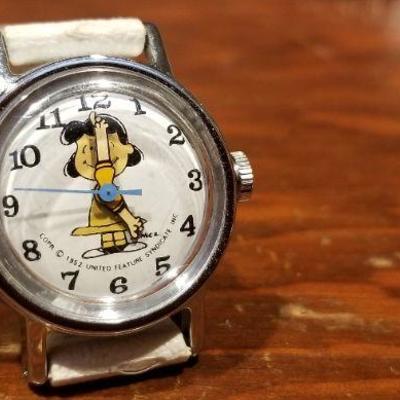 LOT #663: Vintage 1952 TIMEX Lucy Manual Wind CHARLIE BROWN Girls Watch TESTS A+