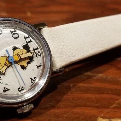 LOT #663: Vintage 1952 TIMEX Lucy Manual Wind CHARLIE BROWN Girls Watch TESTS A+