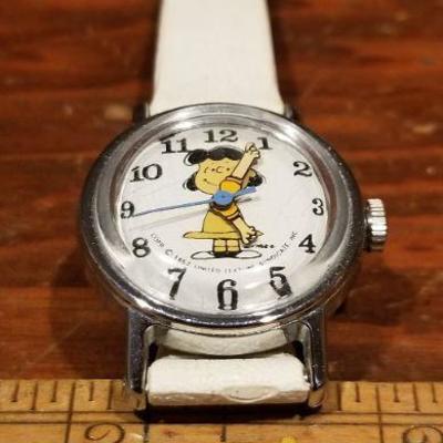 LOT #663: Vintage 1952 TIMEX Lucy Manual Wind CHARLIE BROWN Girls Watch TESTS A+