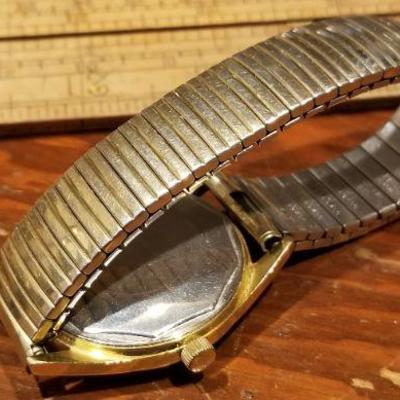LOT #664: Vintage TISSOT Automatic Gold Filled Dress Watch TESTS A+