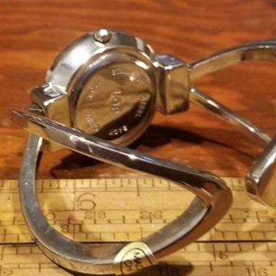 LOT #665: Group of Assorted Watches (only Silver one is running)