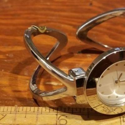LOT #665: Group of Assorted Watches (only Silver one is running)