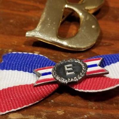 LOT #675: Collection of Vintage Brooches and Pins