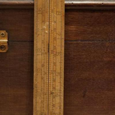 LOT #678: Wicker Storage Decorative Box w/ Latch Feature