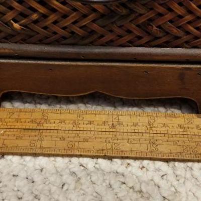 LOT #678: Wicker Storage Decorative Box w/ Latch Feature