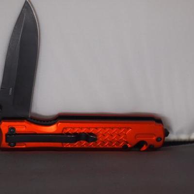 2 Lock Blade Knives  64