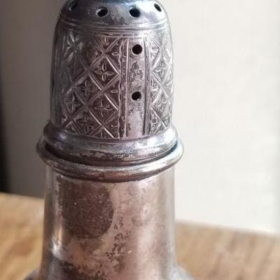LOT #686: Vintage Sterling Silver 925 Salt and Pepper Shakers 