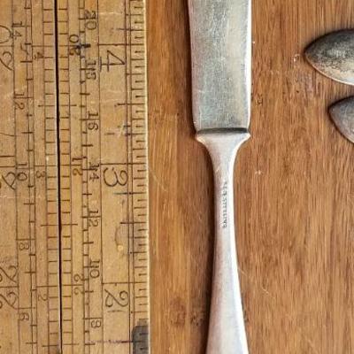 LOT #690: Set of (6) Vintage Sterling Silver Butter Knives 