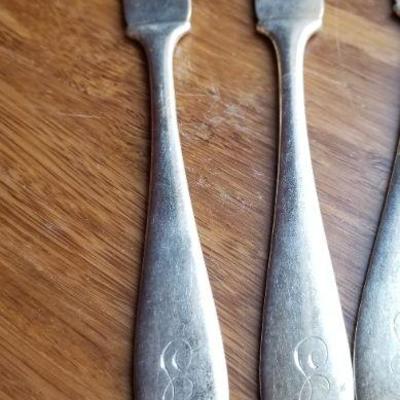 LOT #690: Set of (6) Vintage Sterling Silver Butter Knives 