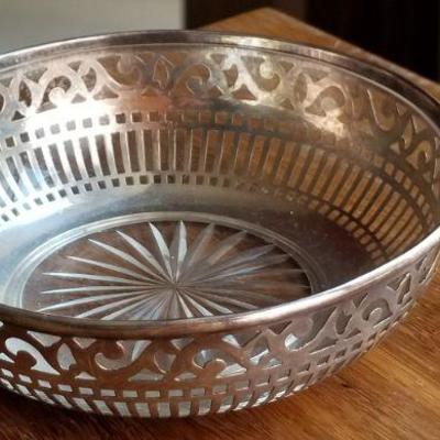 LOT #692: Vintage Sterling Silver 925 Lattice Style Bowl w/ Glass Insert (crack in glass as shown)