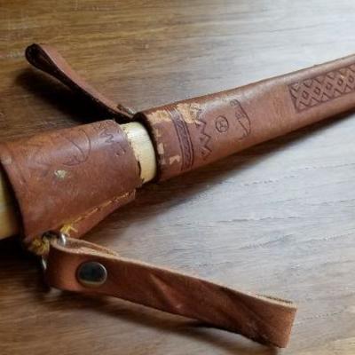 LOT #697; Vintage Fishing Knife w/ Sheath