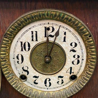 Vintage Mantle Clock *UNTESTED*