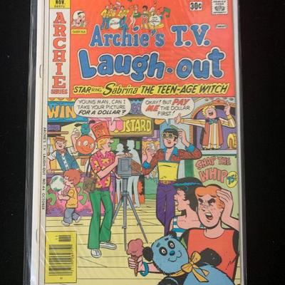 Lot: 26 Archie Series Comics: No. 44 NOV
