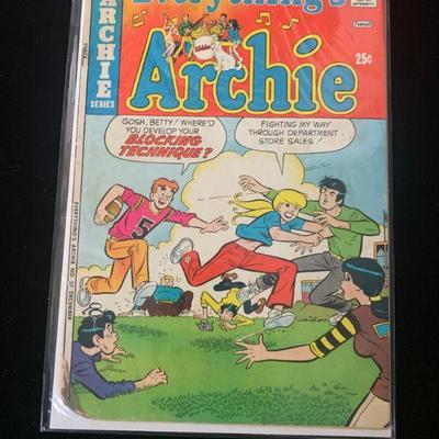 Lot: 30 Archie Series Comics: No. 37   DEC