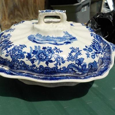  Stunning Blue "Spode" Gravy serve Boat" approx. 8x8x6 in. 