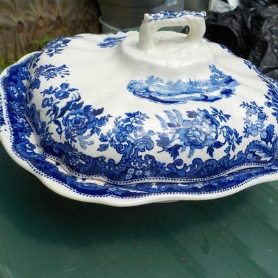  Stunning Blue "Spode" Gravy serve Boat" approx. 8x8x6 in. 