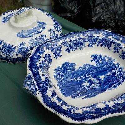  Stunning Blue "Spode" Gravy serve Boat" approx. 8x8x6 in. 