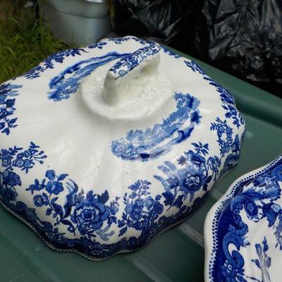  Stunning Blue "Spode" Gravy serve Boat" approx. 8x8x6 in. 