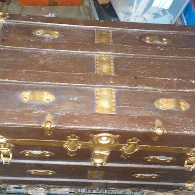 "Vintage Antique Wood Steamer Treasure Trunk". 