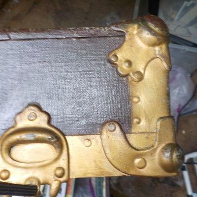 "Vintage Antique Wood Steamer Treasure Trunk". 