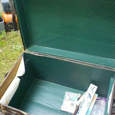 "Vintage Antique Wood Steamer Treasure Trunk". 