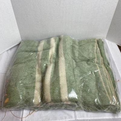 LLOT # 433 NEW Vintage Mac Auslands Woolen Mills Raw Wool Blanket