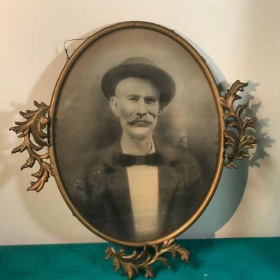 Vintage Antique Oval Framed Photo of a Man