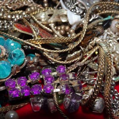 Jewelry Lot, Jewels, Chains, Misc. Lot 6F