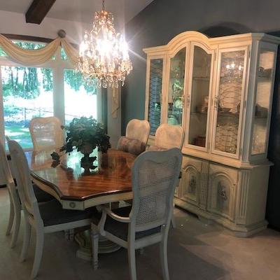 Dining room set - 11 pieces 