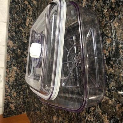 Vacuum seal storage canister