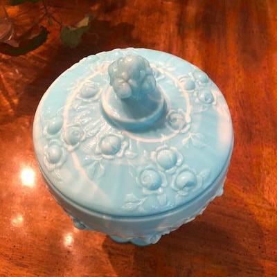 Pedestal bowl with lid
