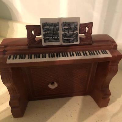 Woman at Piano, Laszlo Ispanky