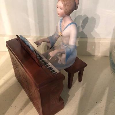 Woman at Piano, Laszlo Ispanky