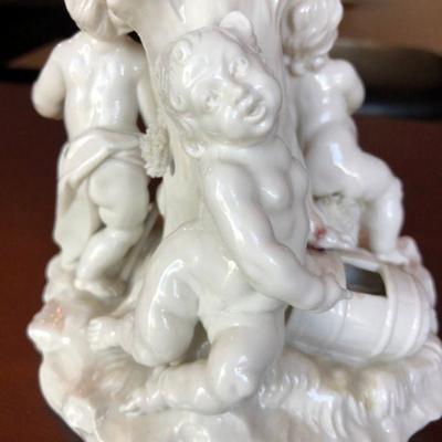 Beautiful Nymphenburg White Porcelain China Cherubs Around Tree