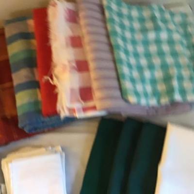LOT # 526 Lot of Vintage Table Linens 