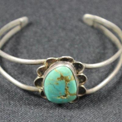 LOT#135: Unmarked Sterling & Turquoise Bracelet
