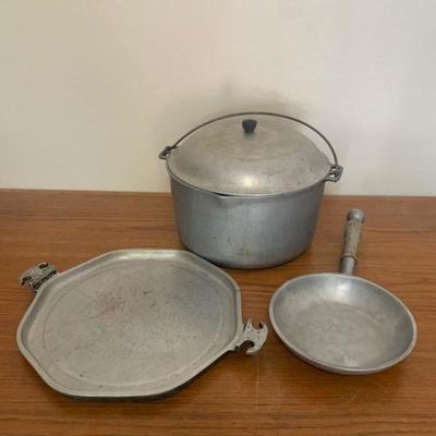 Lot 17 = Vintage Aluminum Cookware