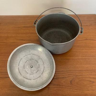 Lot 17 = Vintage Aluminum Cookware