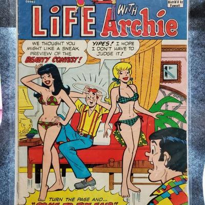 Lot: 60 Archie Series Comics: No. 136  AUG