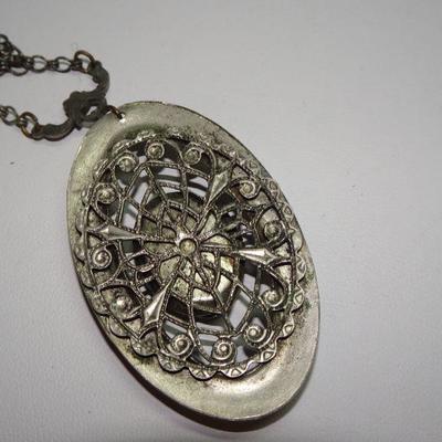 Victorian Style Locket Pendant (Love this!) 