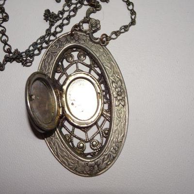 Victorian Style Locket Pendant (Love this!) 