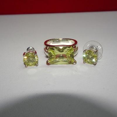 Simulated Silver Tone Ring & Post Earring Set 