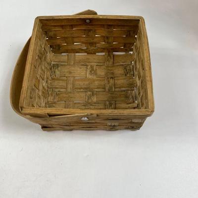 SMALL SQUARE WEAVED BASKET 